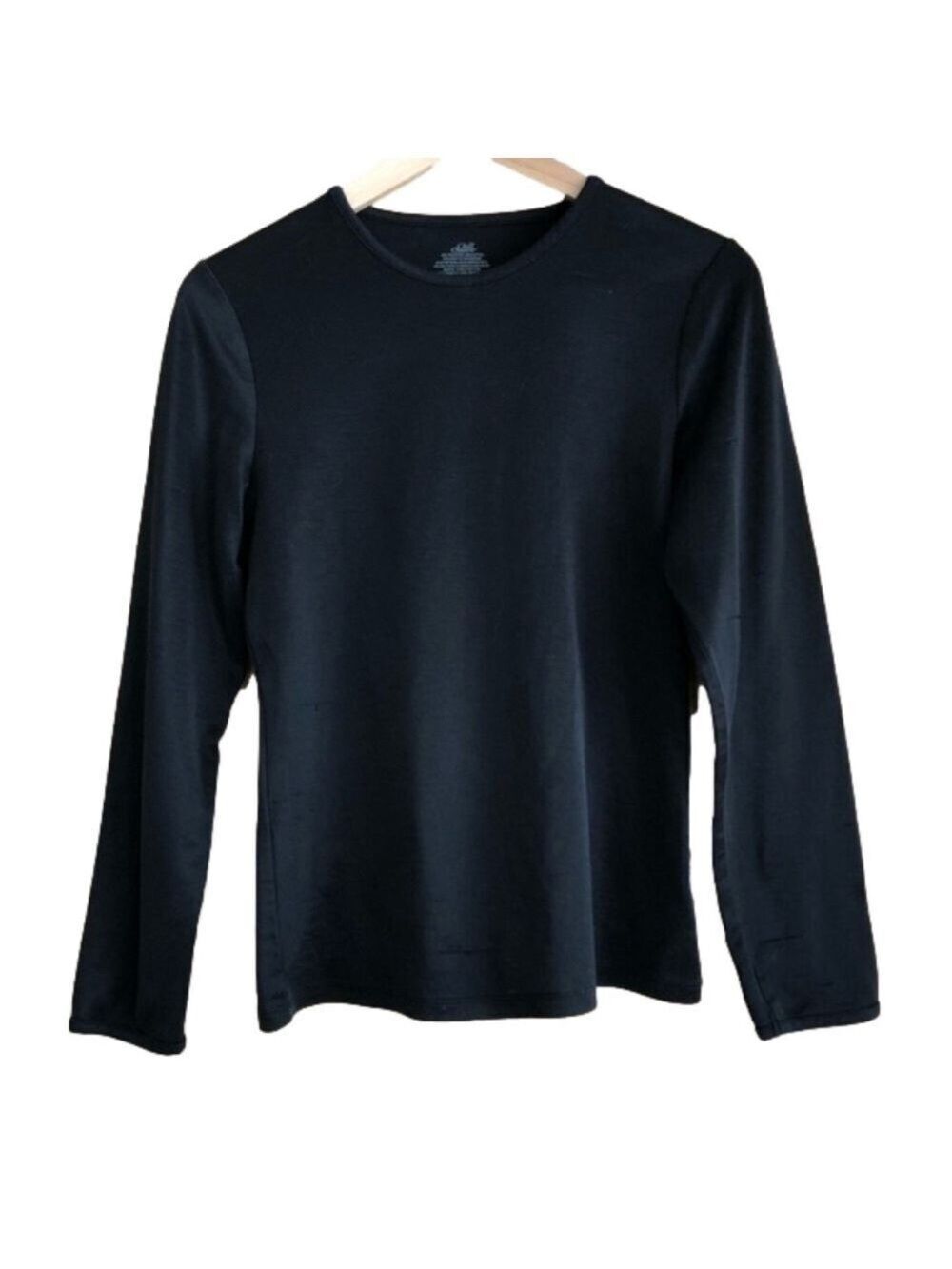 𝅺CHILL Chasers by Cuddl Duds base layer top size M